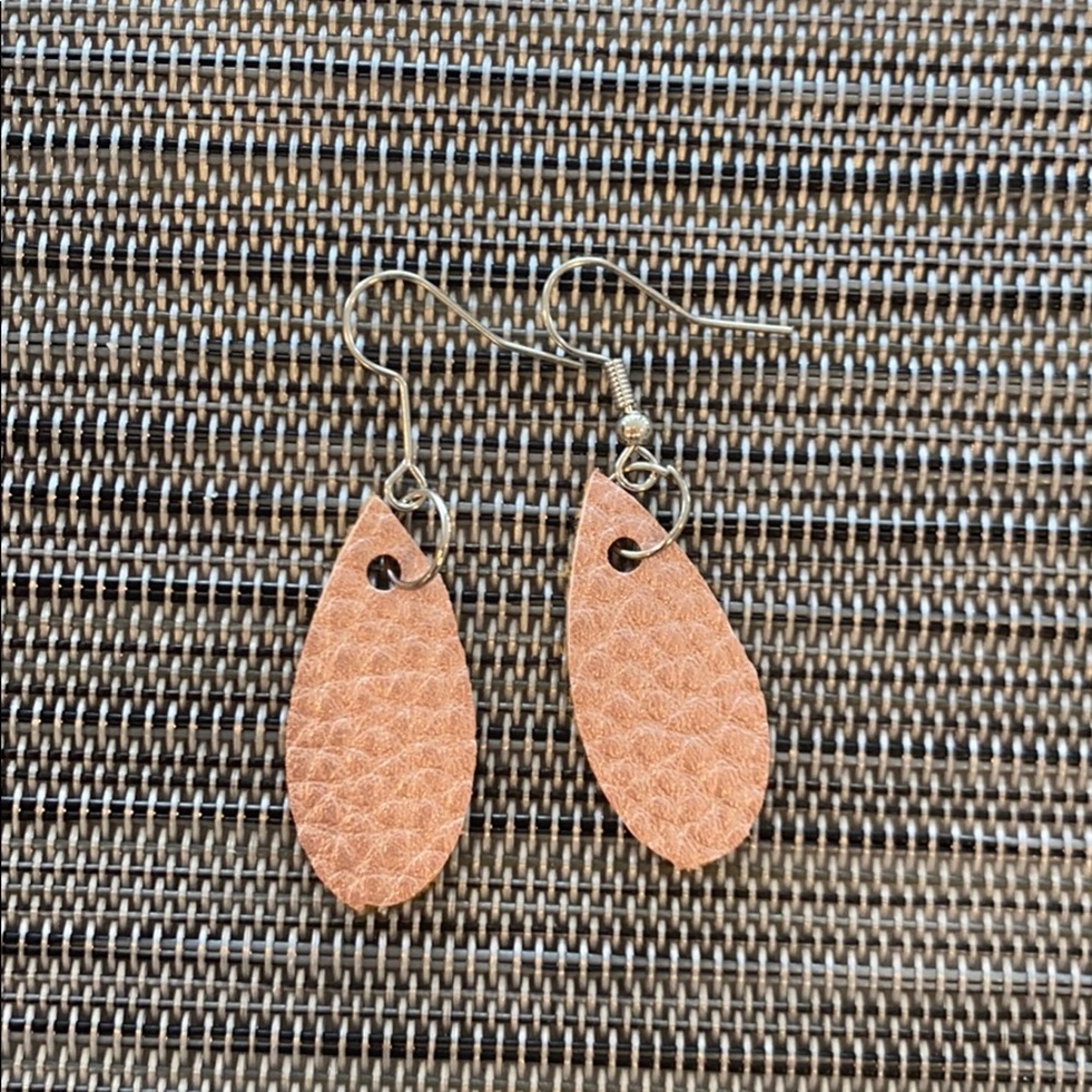 Leather teardrop earrings
